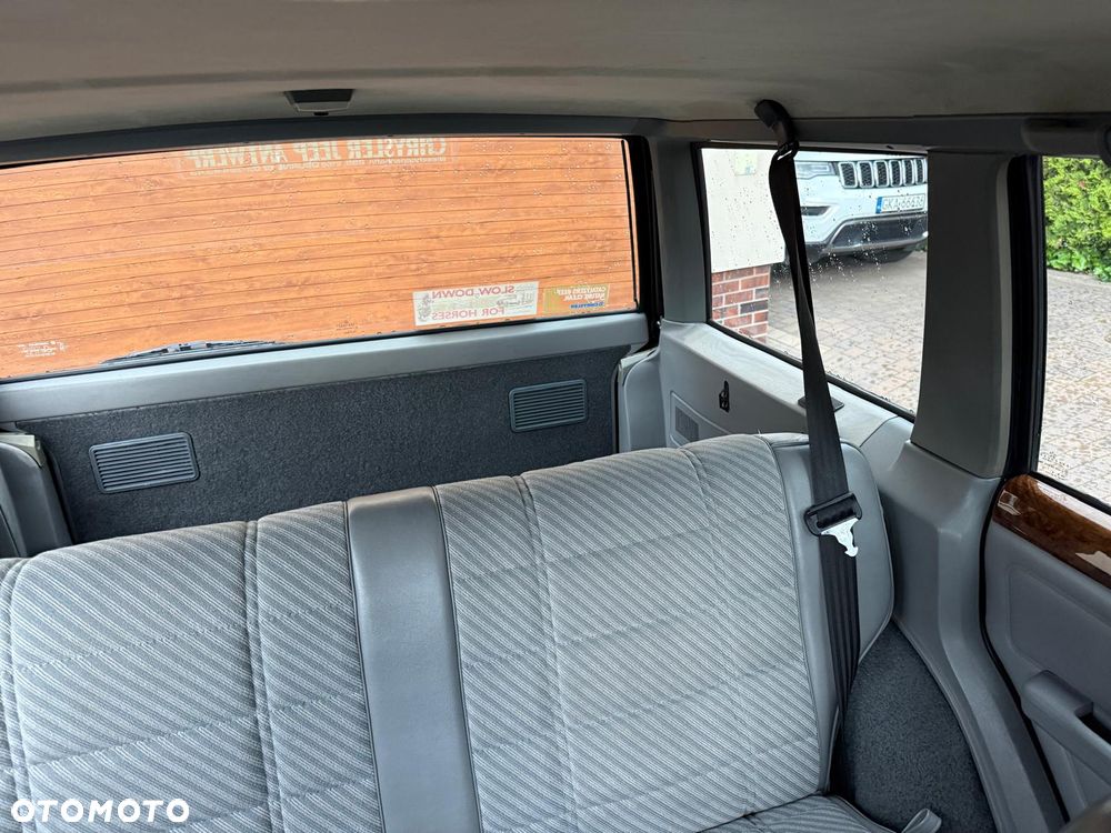 Jeep Cherokee - 39