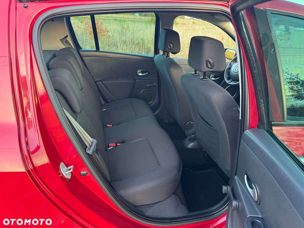 Renault Clio - 10