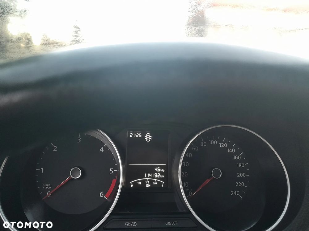 Volkswagen Polo 1.4 TDI (Blue Motion Technology) Comfortline - 19