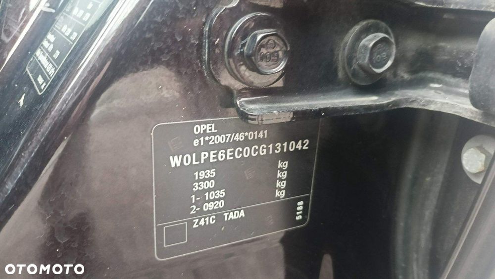 Opel Astra 1.4 T Executive - 25