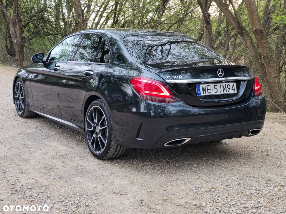 Mercedes-Benz Klasa C 300 9G-TRONIC AMG Line - 8