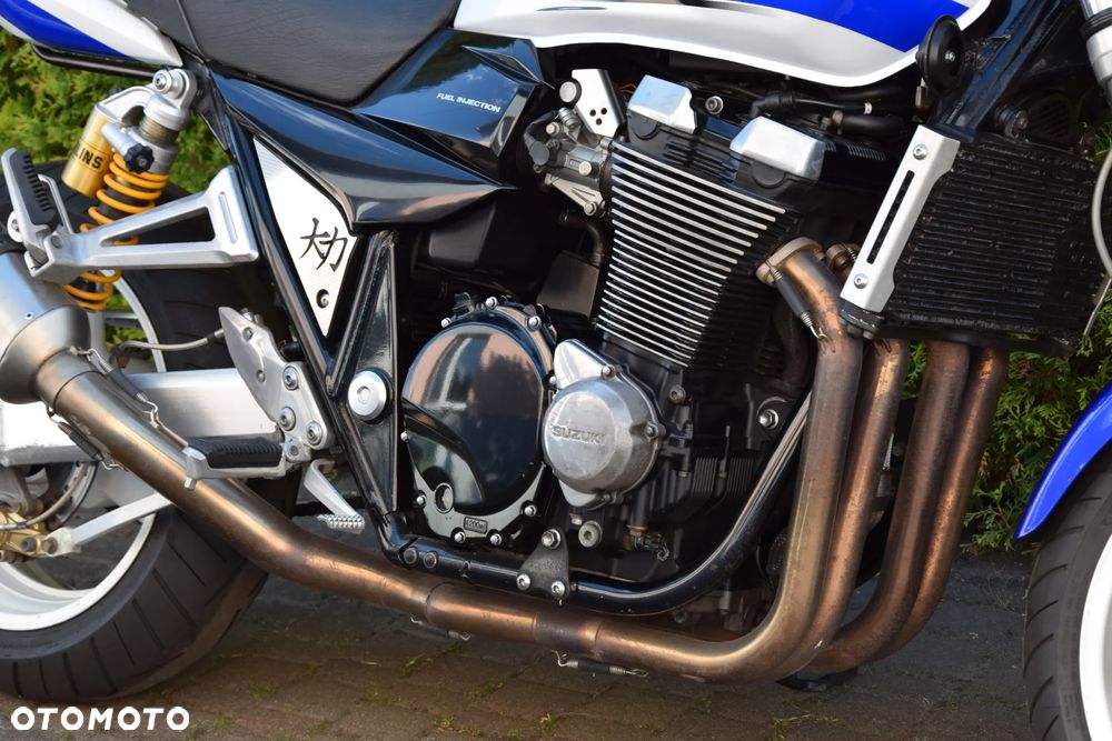 Suzuki GSX - 6