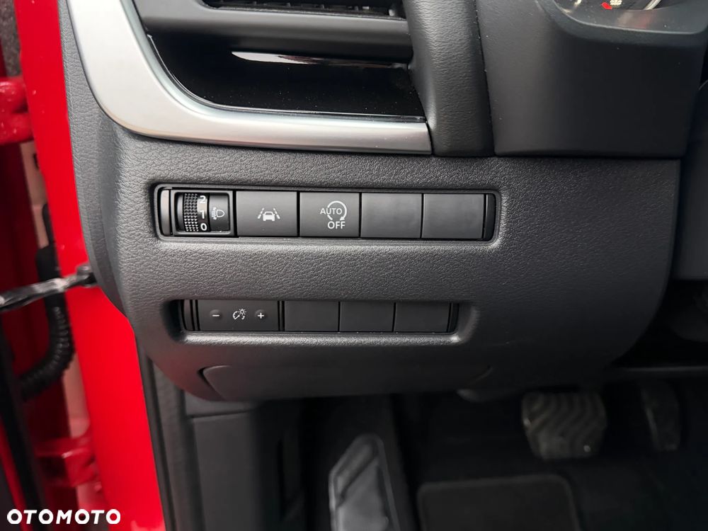 Nissan Qashqai 1.3 DIG-T N-Connecta DCT - 27