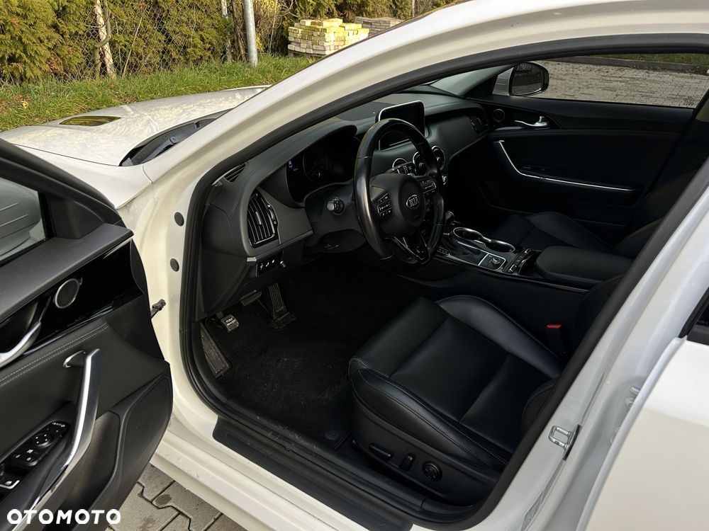 Kia Stinger 2.0 T-GDI L - 16