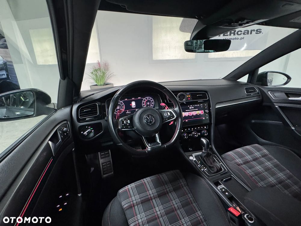 Volkswagen Golf GTI (BlueMotion Technology) DSG - 22