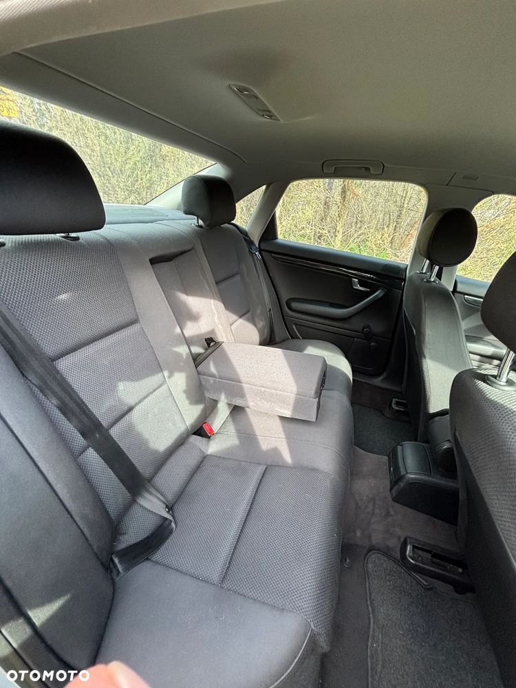 Audi A4 Limousine - 8