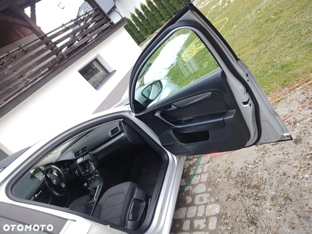 Volkswagen Passat - 19