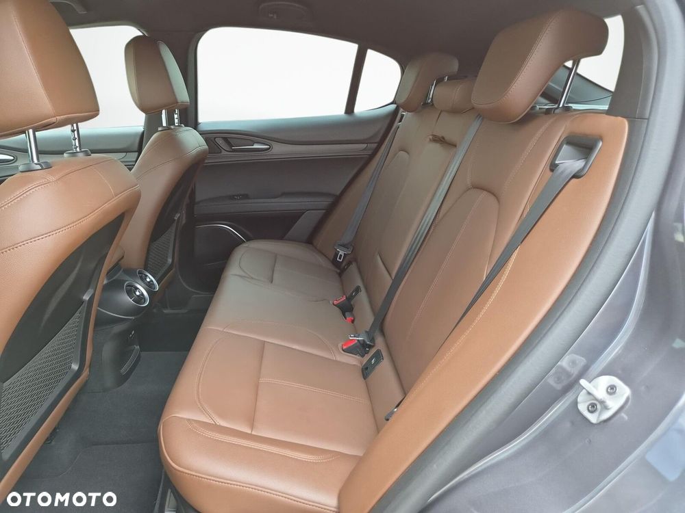 Alfa Romeo Stelvio - 26