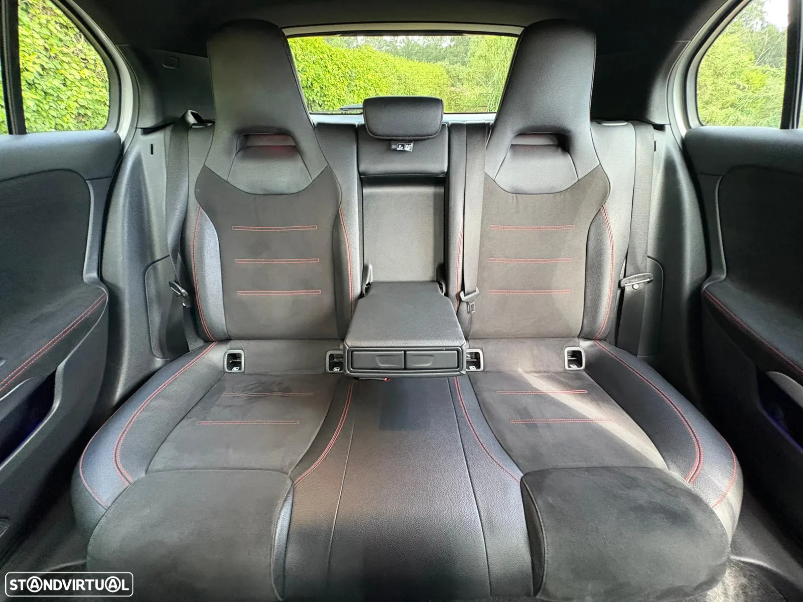 Mercedes-Benz A 220 d 8G-DCT AMG Line - 35