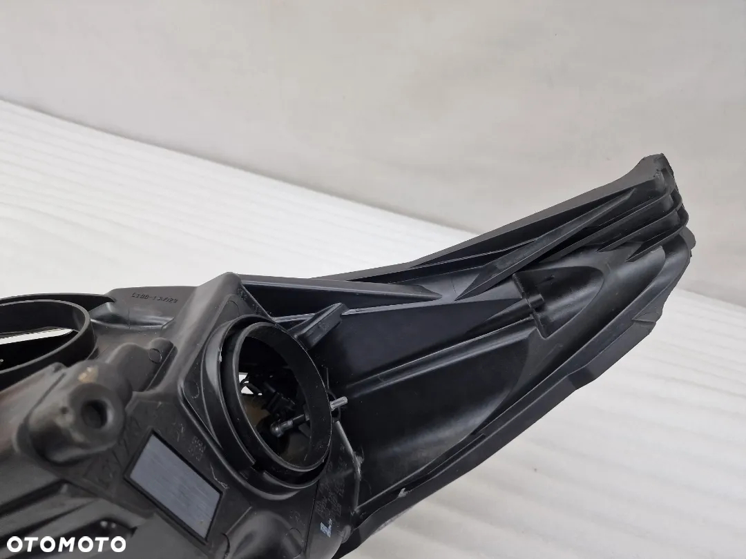 FORD FIESTA MK7 LIFT 12- PRAWA LAMPA PRZEDNIA PRZÓD , NR C1BB-13W029-AH , NR AUKCJI LL505 - 15