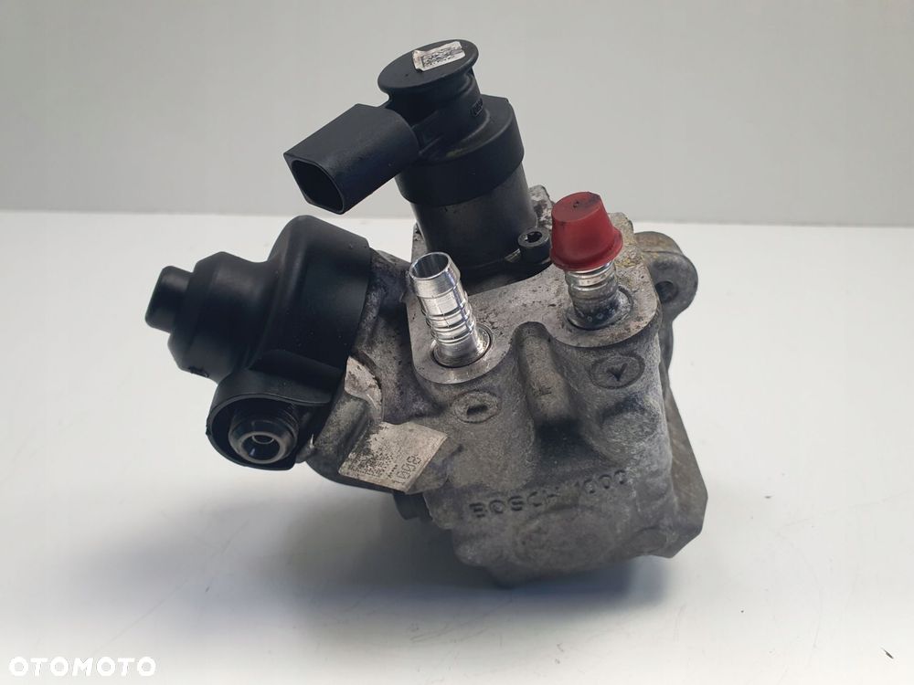 VW Passat B6 2.0 TDI POMPA WTRYSKOWA paliwa - 4