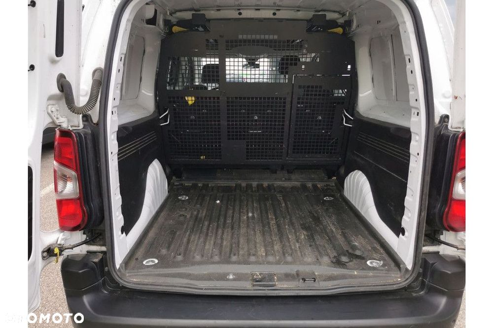 Toyota ProAce 1.5 D-4D Long Active SalonPL VAT23% Właścicielem pojazdu jest Ayvens Financial Services Polska - 11