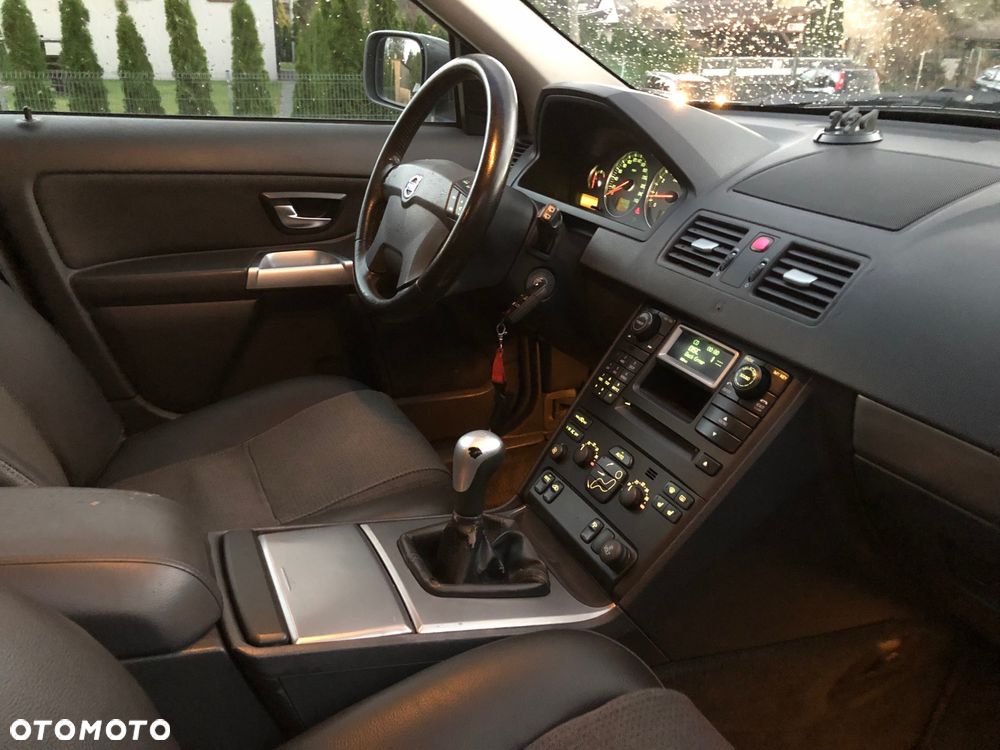 Volvo XC 90 2.5T AWD Momentum - 36