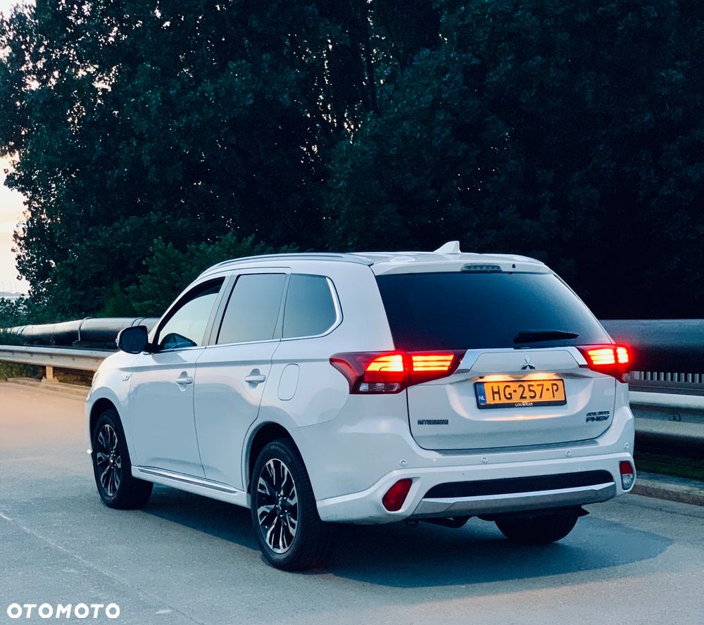 Mitsubishi Outlander Intense + - 1
