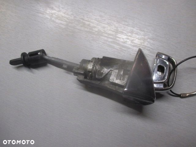 Audi A7 WKŁADKA ZAMKA KLUCZYK PRZEDNI LEWY - 1