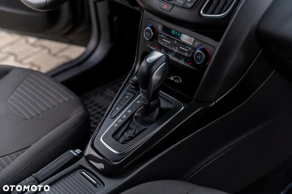 Ford Focus 1.0 EcoBoost Titanium Business - 25