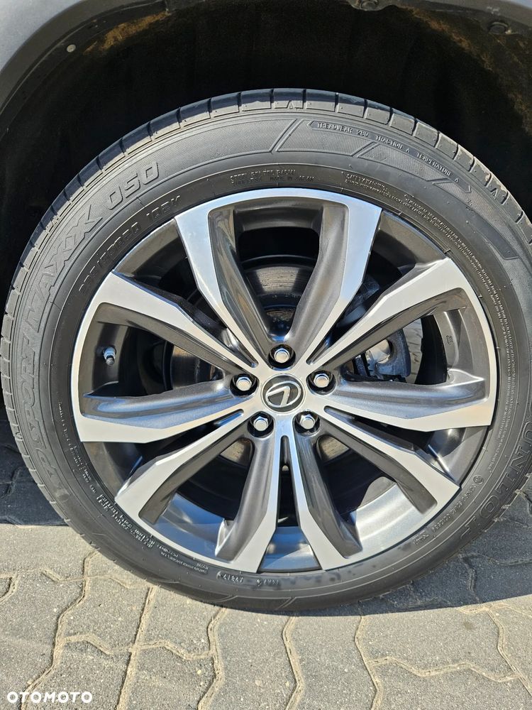 Lexus RX - 8