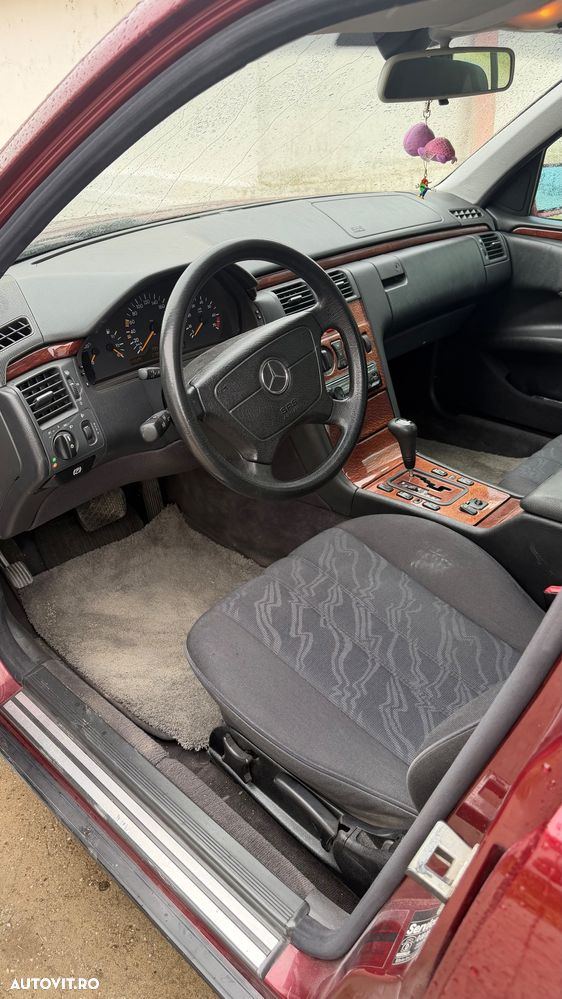 Mercedes-Benz E - 7