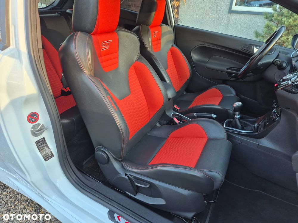 Ford Fiesta 1.6 EcoBoost mit Leder-Sport-Paket ST - 9