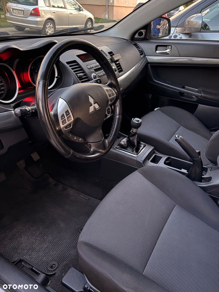Mitsubishi Lancer 1.8 Intense - 14