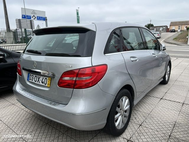 Mercedes-Benz B 180 CDI AMG Line - 4
