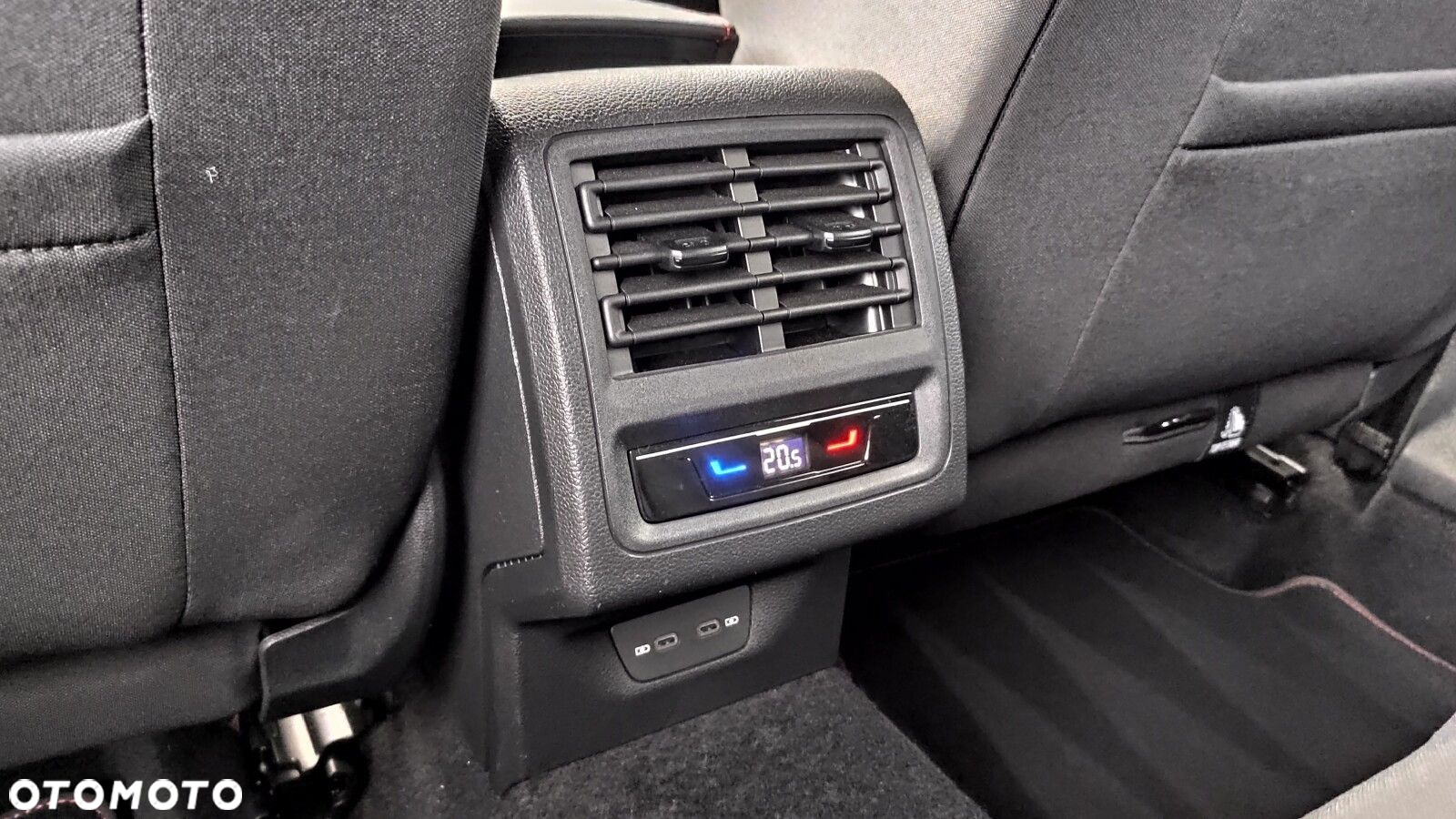 Volkswagen Golf - 29