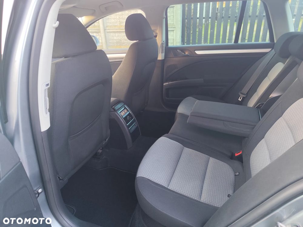 Skoda Superb 2.0 TDI DSG Elegance - 4