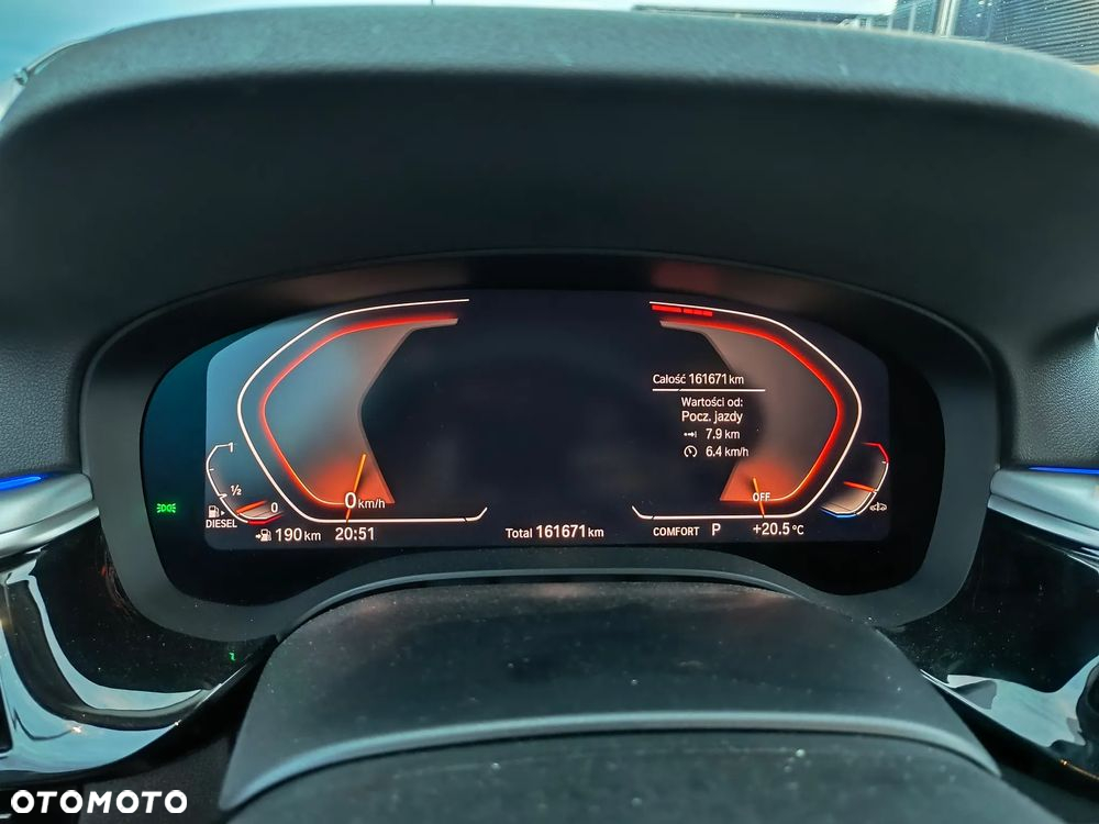 BMW Seria 5 520d xDrive - 29