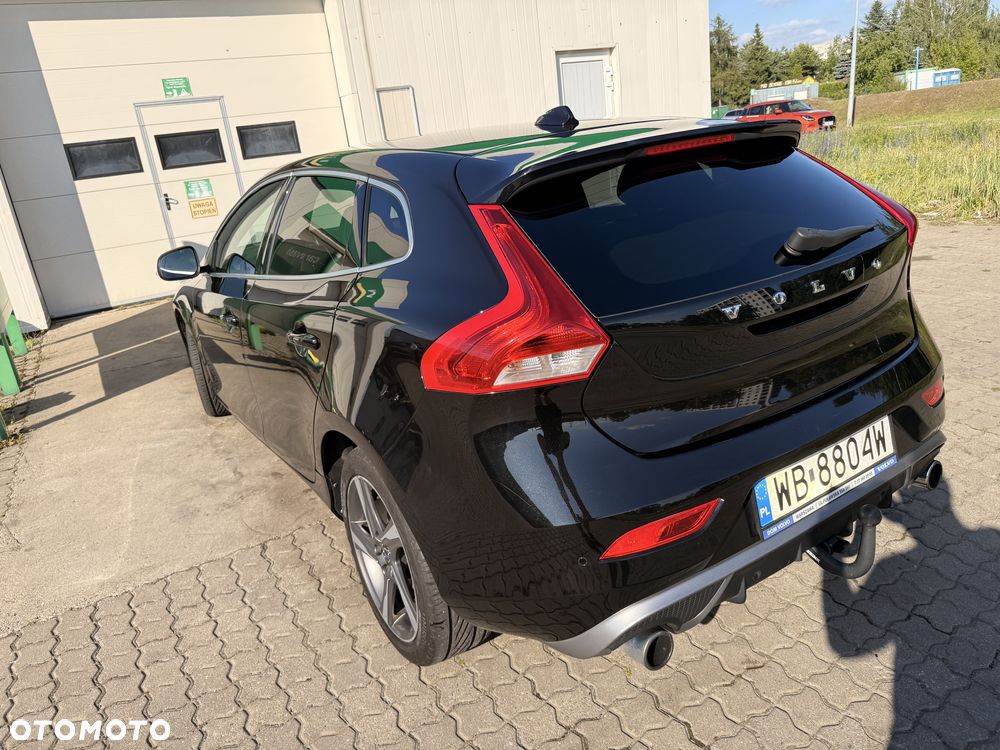 Volvo V40 D4 Drive-E R-Design Momentum - 1