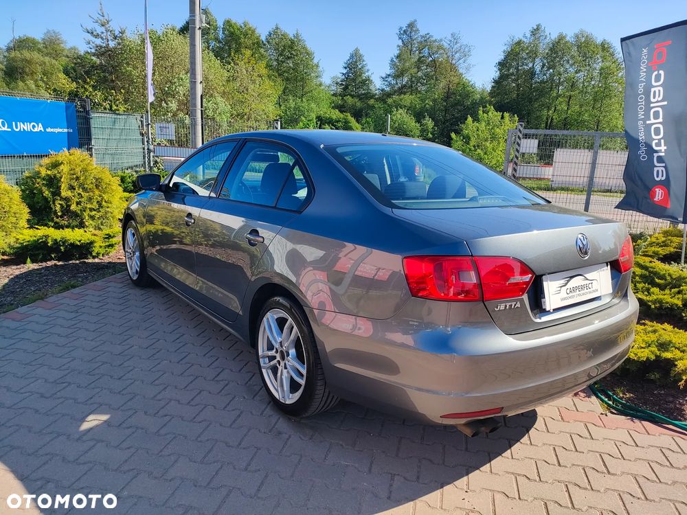 Volkswagen Jetta - 13