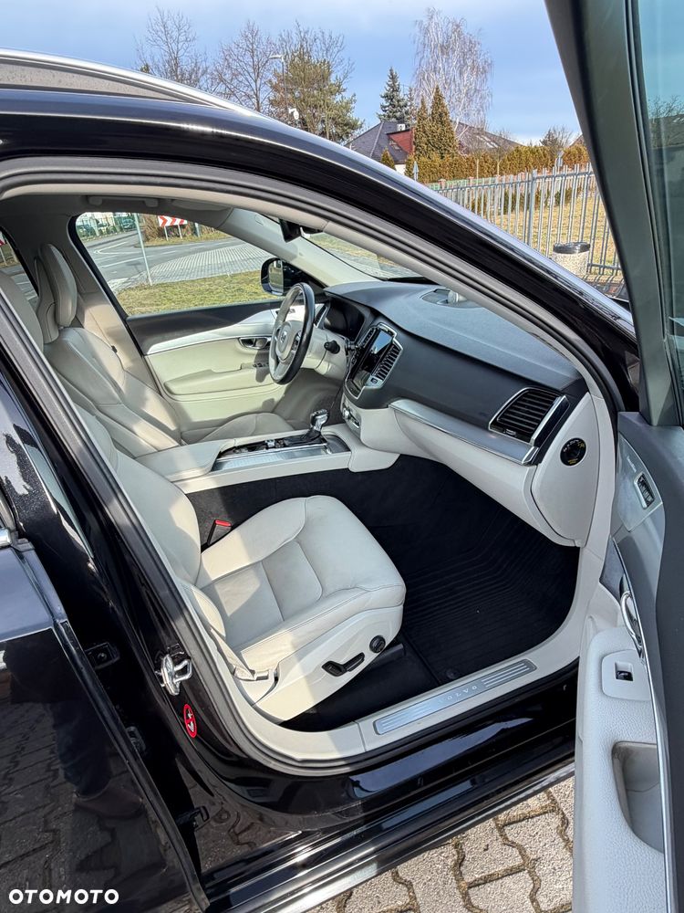 Volvo XC 90 D5 AWD Momentum - 17