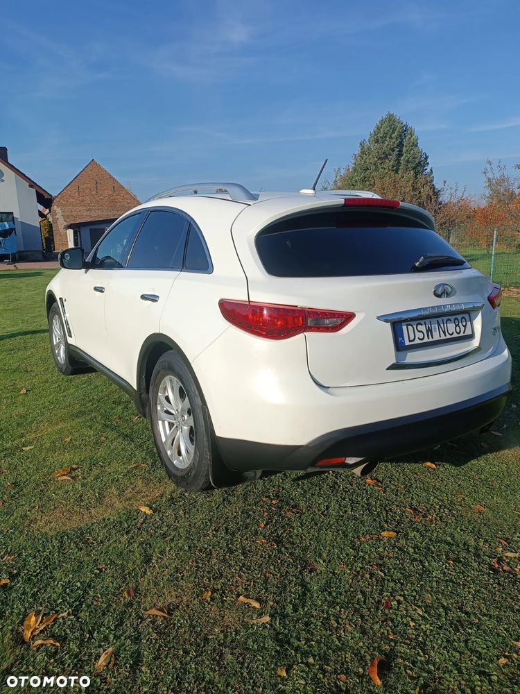 Infiniti Q70 - 4
