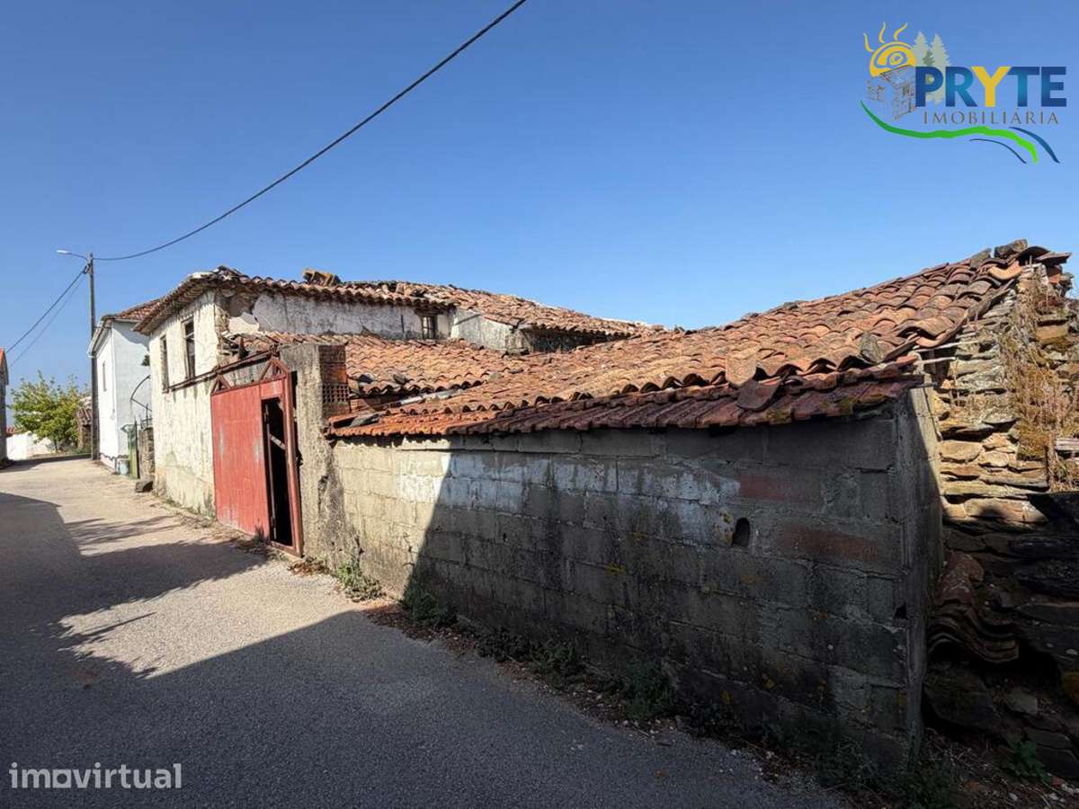 Moradia para Restauro com Terreno, Pátio, próxima da Sertã - Grande imagem: 2/18