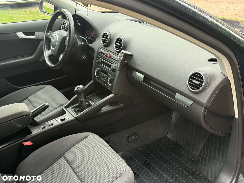 Audi A3 Sportback 1.9 TDI Ambiente - 10