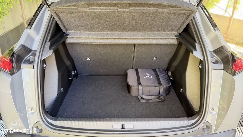 Peugeot e-2008 54 kWh Allure - 12