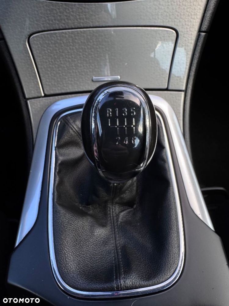 Opel Insignia - 23