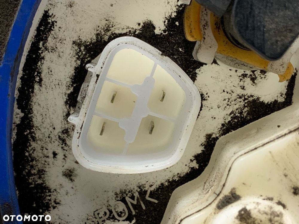 POMPA PALIWA  TOYOTA YARIS (_P9_) 2005 - 2014 1.33 VVT-i (NSP90_) 74 kW [100 KM] benzyna 2008 - 2011 - 4