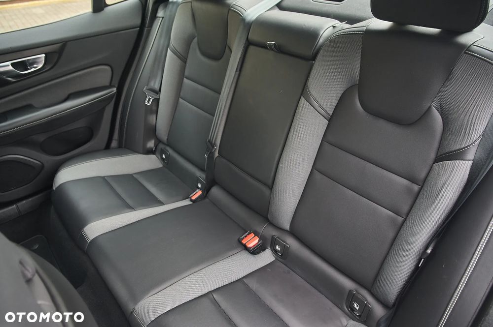 Volvo S60 T4 Geartronic RDesign - 32