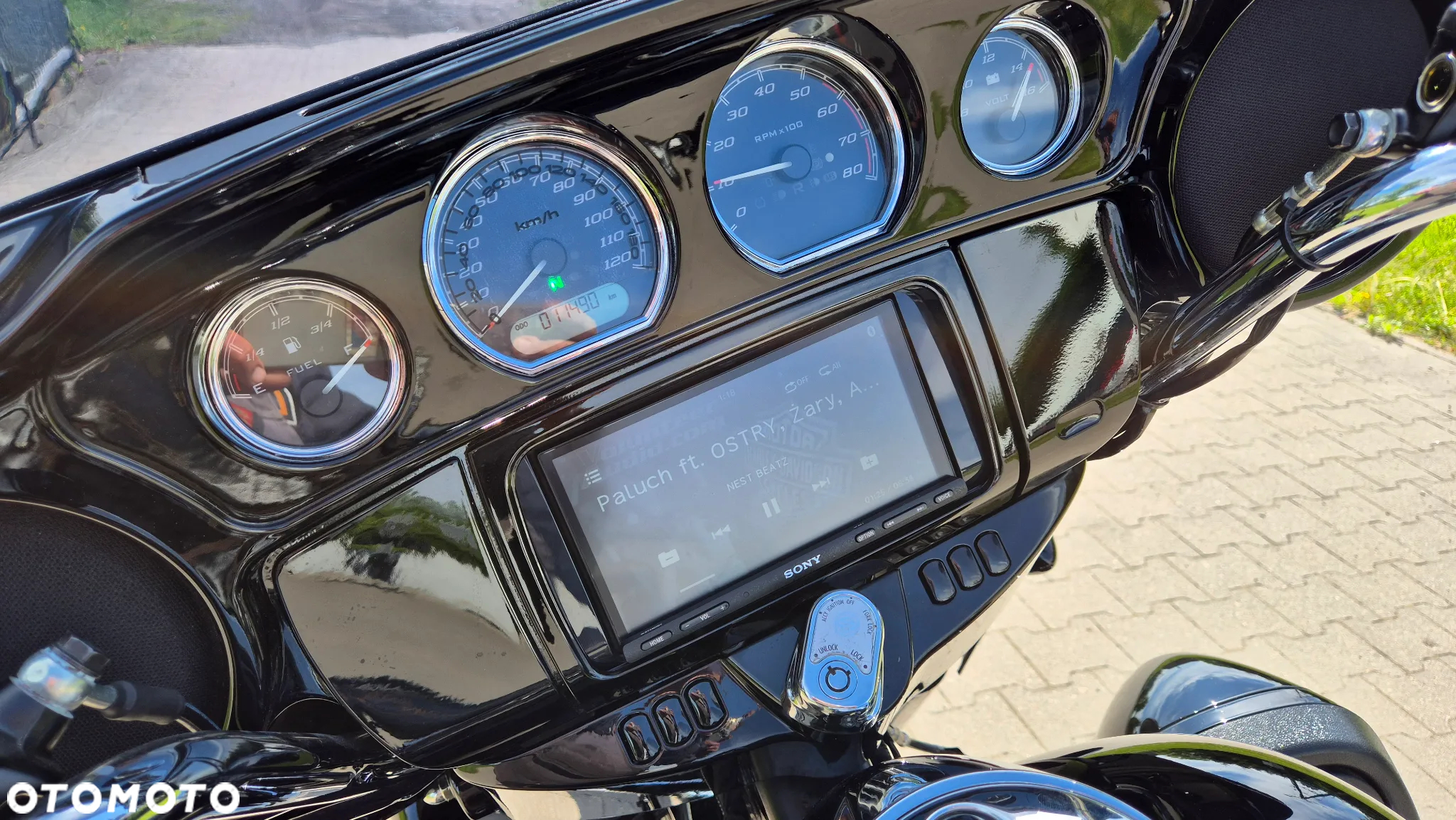 Harley-Davidson FLH Electra Glide - 16