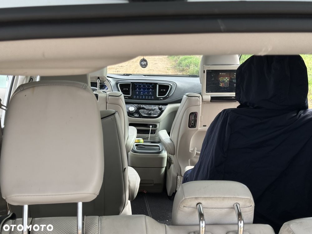 Chrysler Pacifica - 24