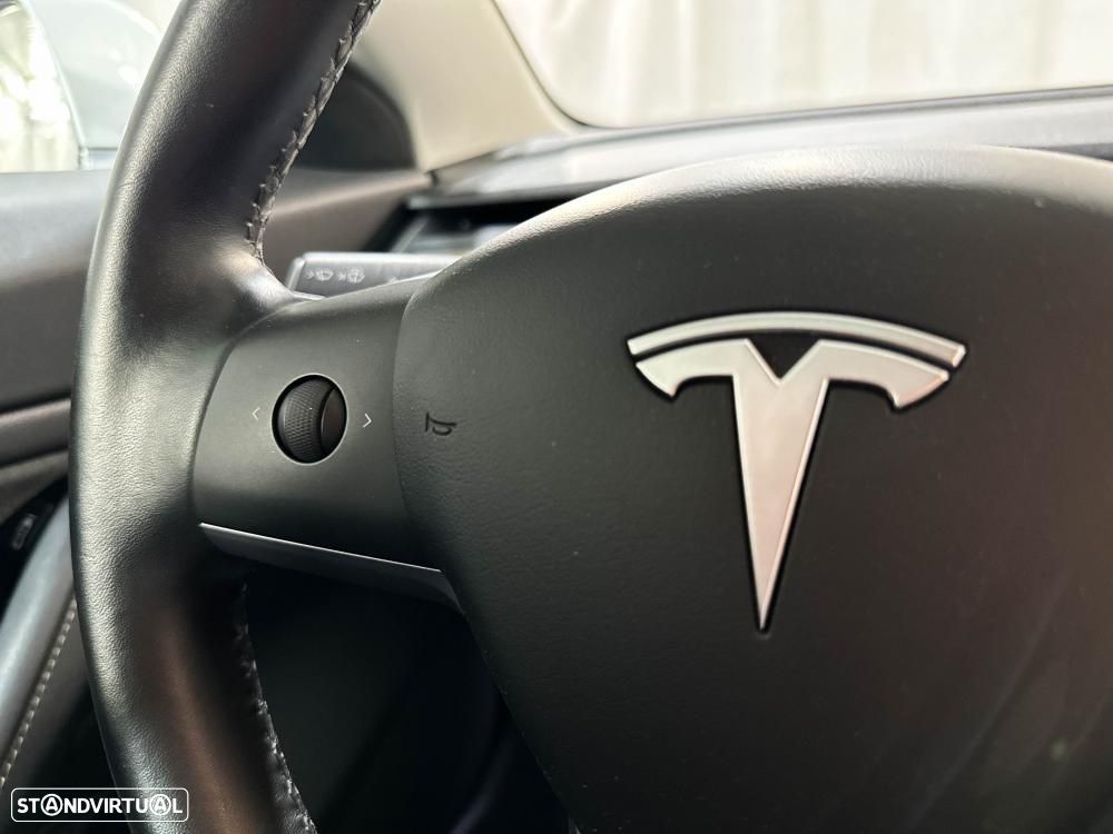 Tesla Model 3 Long-Range Dual Motor AWD - 38