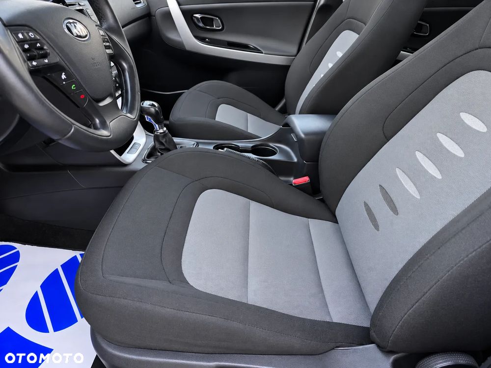 Kia Ceed 1.6 GDI Dream Team Edition - 13