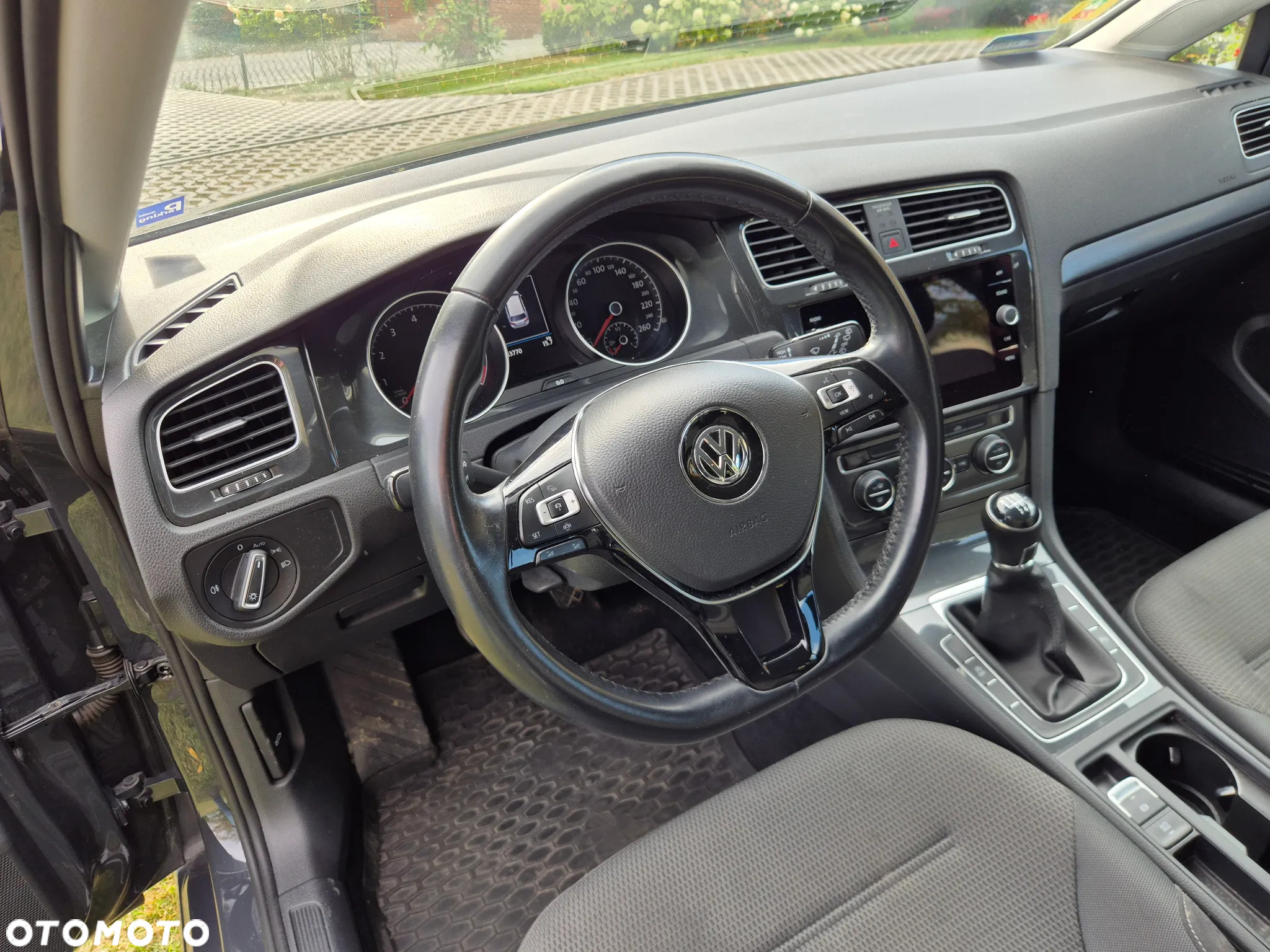 Volkswagen Golf VII 1.0 TSI Comfortline - 35