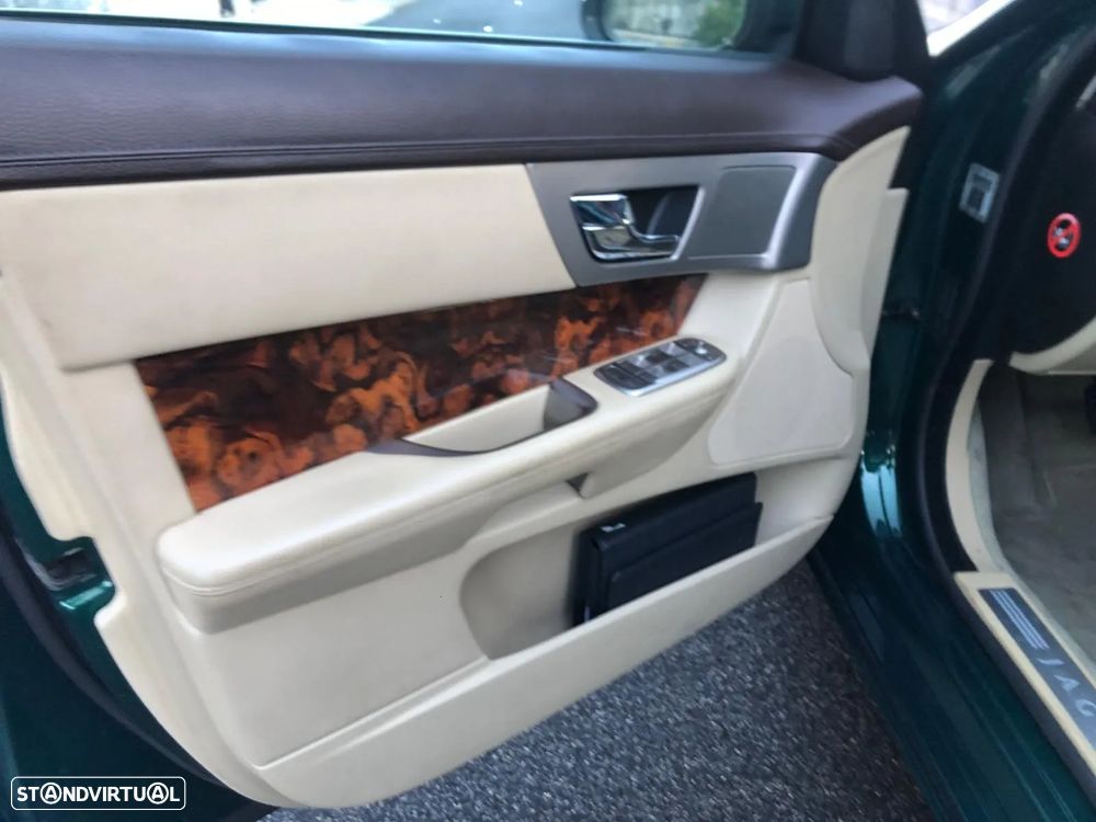 Jaguar XF 3.0 V6 Luxury - 41