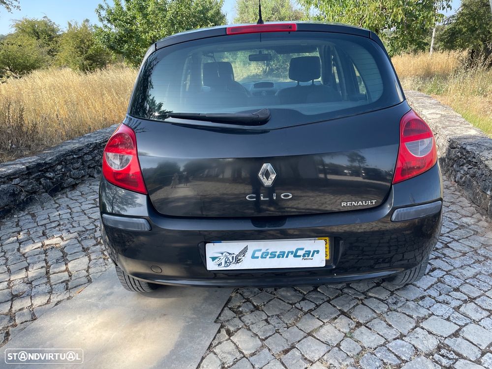Renault Clio 1.2 16V Confort - 7