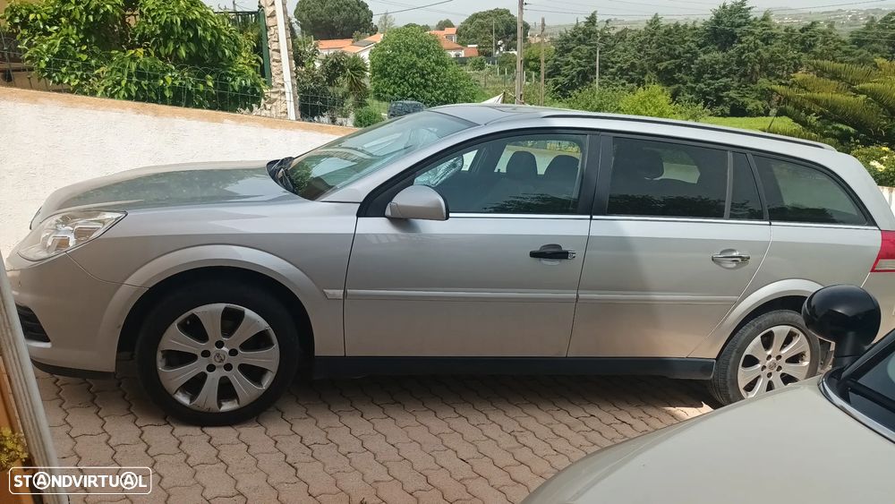 Opel Vectra Caravan 1.9 CDTi Executive - 4