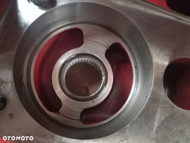 Obudowa korpus skrzyni biegów McCormick XTX145 - 4