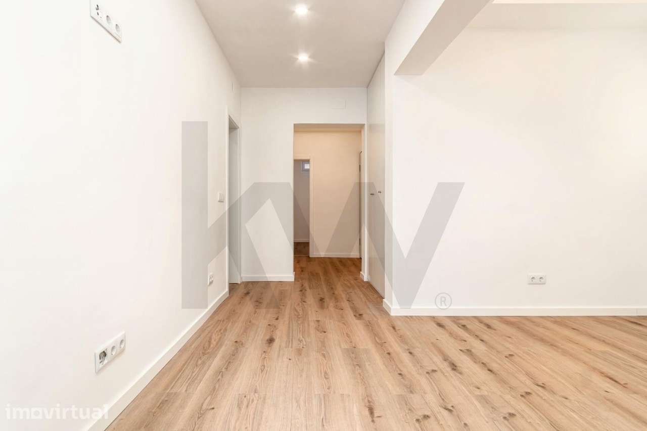 Apartamento T2 convertido em T3 Totalmente Renovado com Logradouro Pri - Grande imagem: 2/39