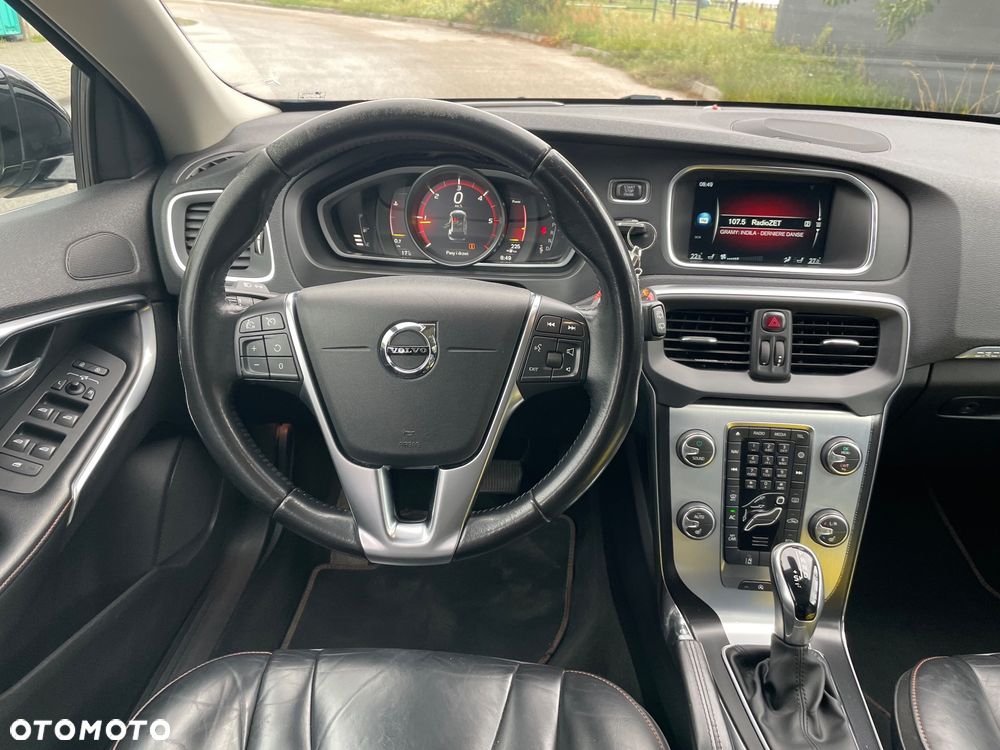 Volvo V40 D3 Drive-E Ocean Race - 13