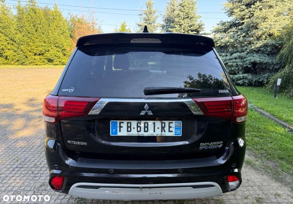 Mitsubishi Outlander - 3